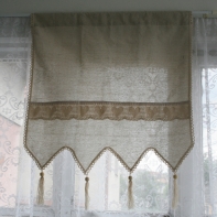 Krátka vintage záclona do kuchyne srdce 60x60cm