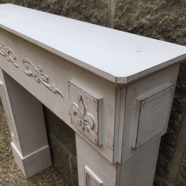 Krbová rímsa krémová s patinou 66x63x14cm