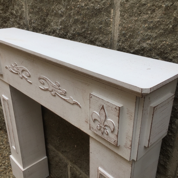 Krbová rímsa krémová s patinou 66x63x14cm