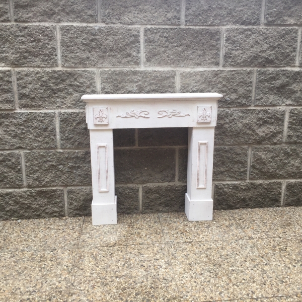 Krbová rímsa krémová s patinou 66x63x14cm