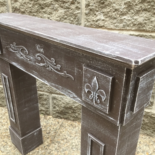 Krbová rímsa s hnedou patinou 66x63x14cm