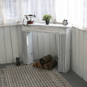 Krbová rímsa s vyrezávanými nohami 125x25x100cm