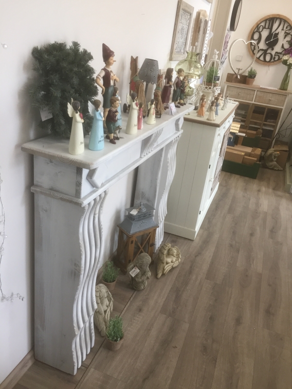 Krbová rímsa so zdobenými nohami 125x25x100cm