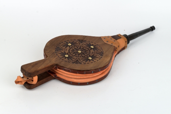 Krbové dúchadlo gravírované 48 x 20 cm