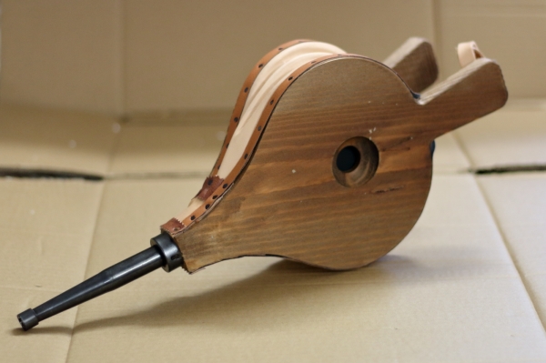 Krbové dúchadlo s ornamentom 45 x 18 cm gravírované