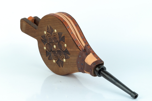 Krbové dúchadlo s ornamentom 45 x 18 cm gravírované