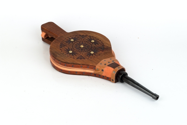 Krbové dúchadlo s ornamentom 45 x 18 cm