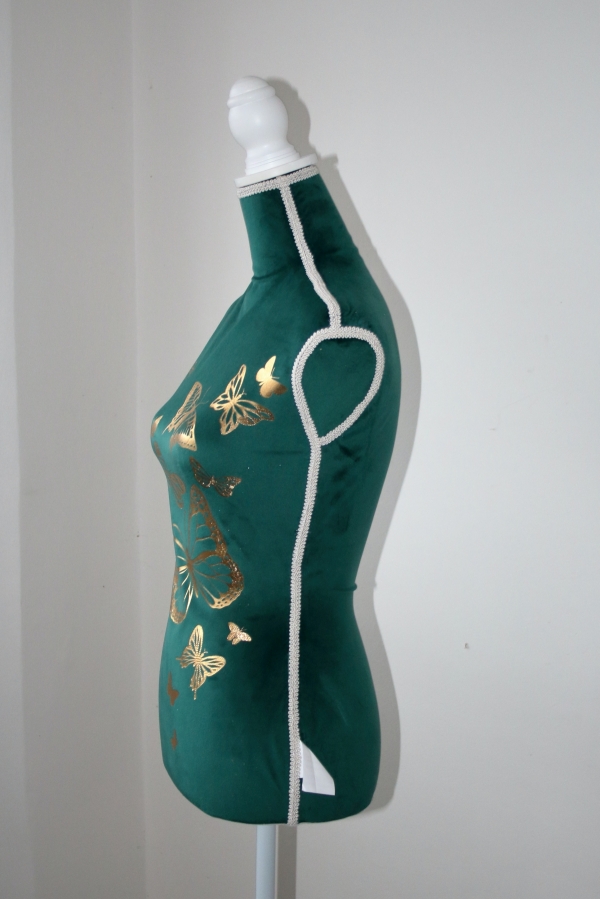 Krajčírska panna s motýlikmi 37 x 168 x 37 cm smaragdová