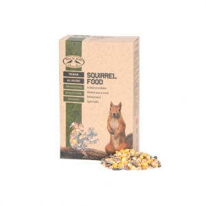 Kŕmenie pre veveričky 0,75 kg 12,8 x 6,9 x 20,3 cm zmes semien s lieskovými orieškami a sušenou mrkvou