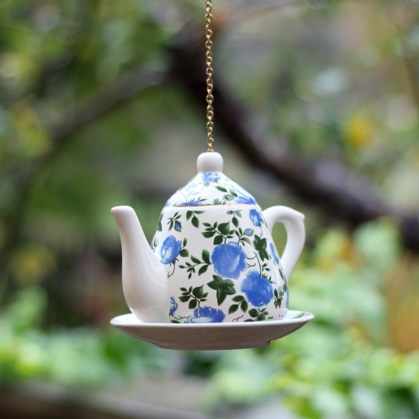 Kŕmidlo pre vtáky konvička modrá