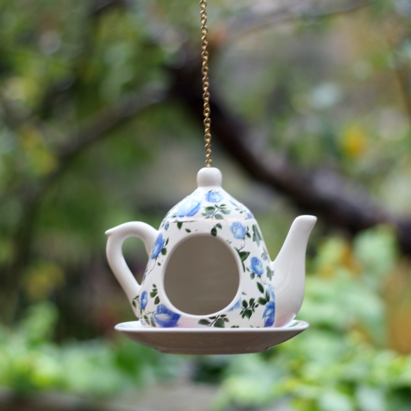 Kŕmidlo pre vtáky konvička modrá