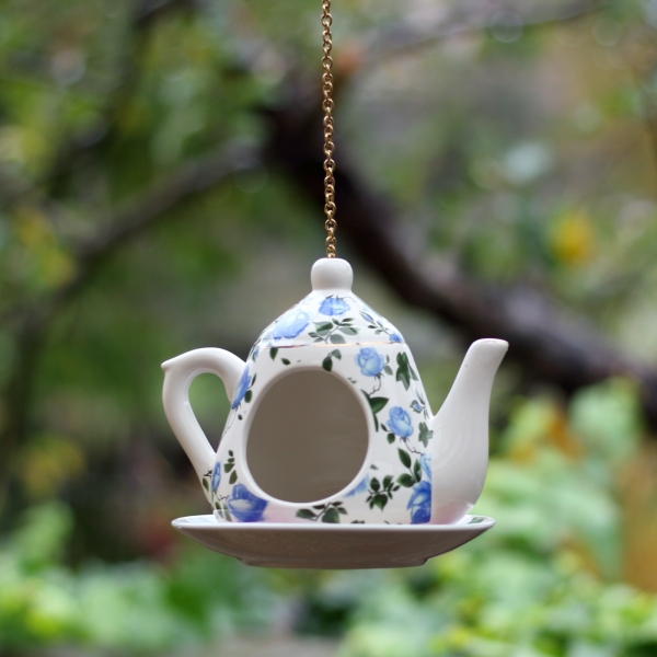 Kŕmidlo pre vtáky konvička modrá