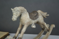 Kôň hojdacia hnedý 23,5cm