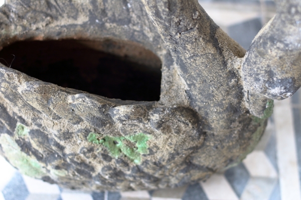 Kvetináč labuť machový povrch 35,6 cm