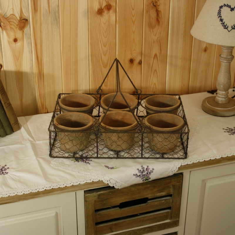 Kvetináč na pestovanie byliniek