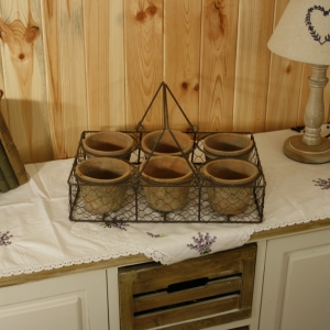 Kvetináč na pestovanie byliniek