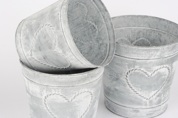 Kvetináč  plechový so srdcom 13cm