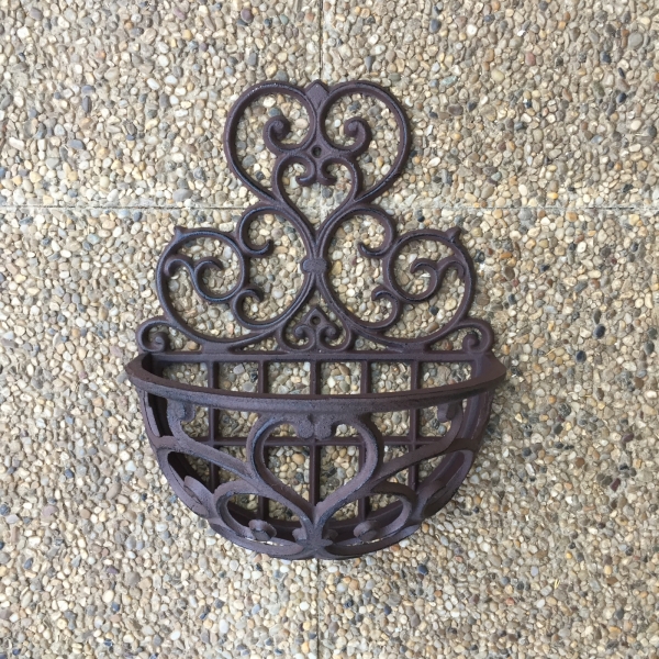 Kvetináče na stenu liatinový ornament
