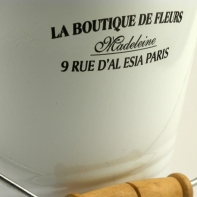 Kýblik z bieleho smaltu