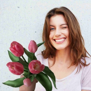 Kytica rozvitých tulipánov s pestíkmi a tyčinkami pukov 5ks 30cm