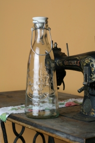 Fľaša na mlieko s pákovým uzáverom