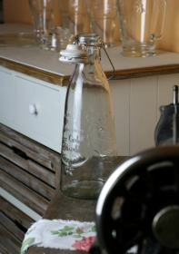 Fľaša na mlieko s pákovým uzáverom