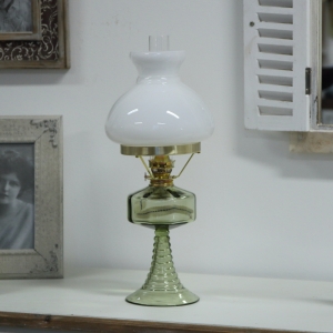 Lampa petrolejová s bielym cylindrom 42cm