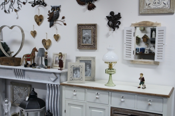 Lampa petrolejová s bielym cylindrom 42cm