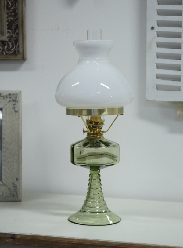 Lampa petrolejová s bielym cylindrom 42cm