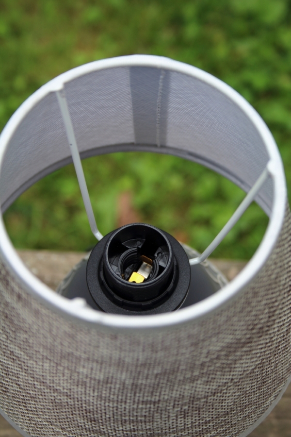 Lampička do spálne šedá