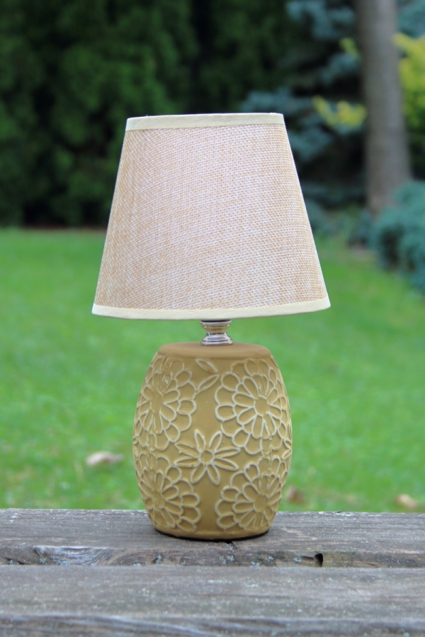 Lampička do zásuvky žltá