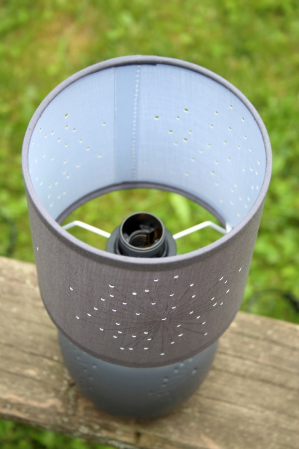 Lampička na nočný stolík tmavá