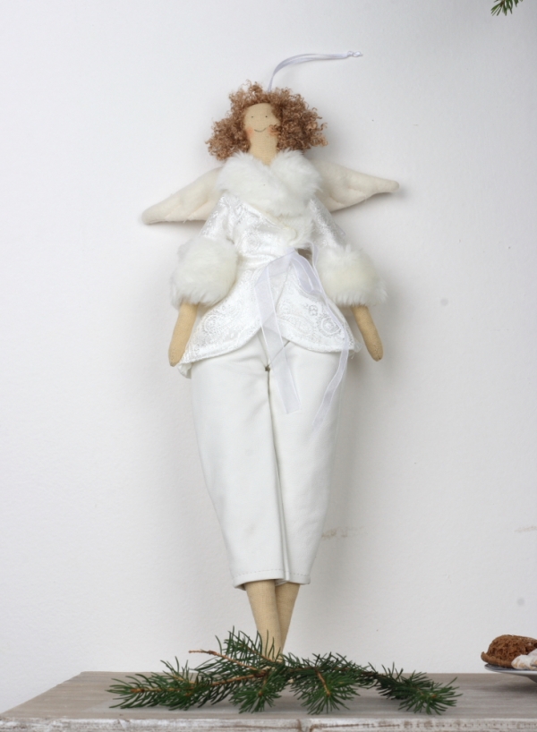 Látková andelko v bielom županu 43cm