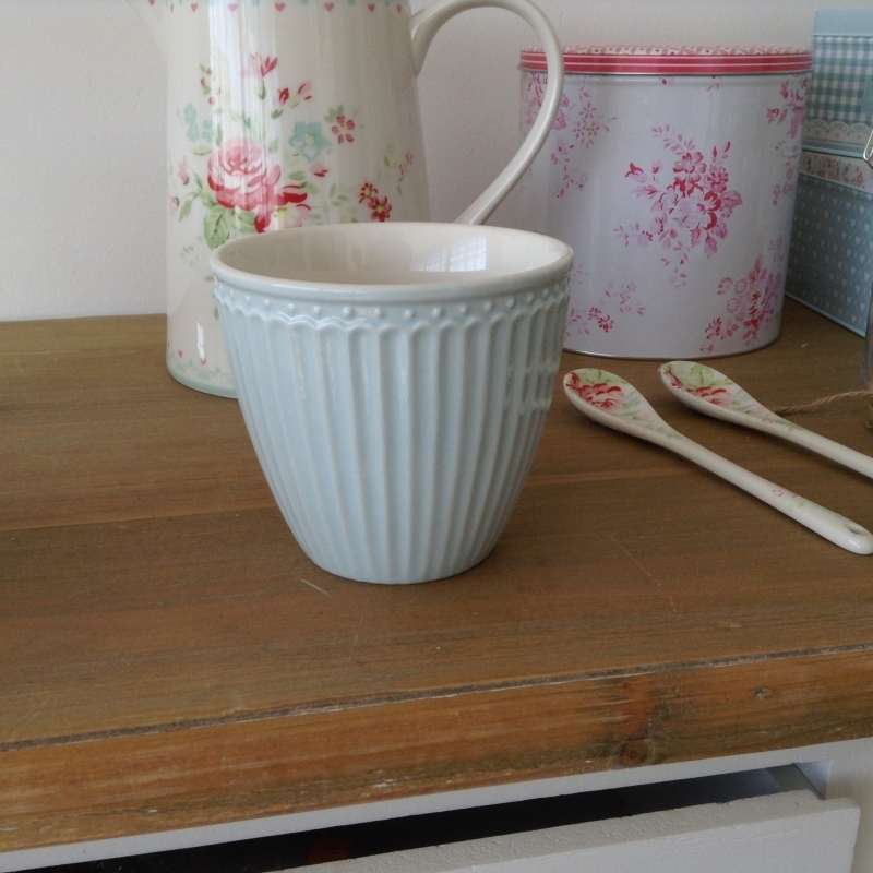 Latte hrnček Alice pale blue 9,5cm