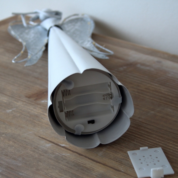 LED dekorácia kovový anjel modliaci sa