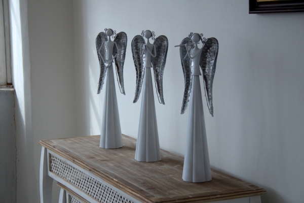 LED dekorácia kovový anjel modliaci sa