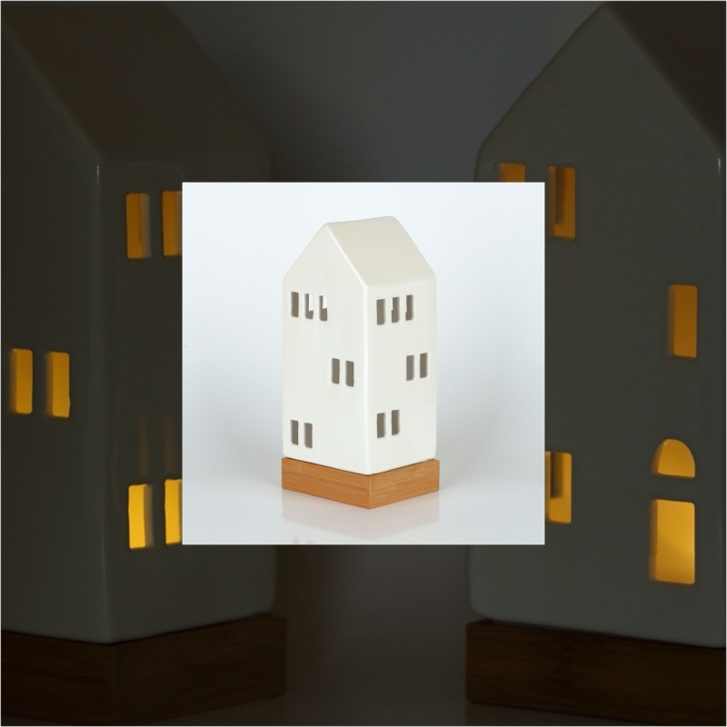 LED domček 10x22,5x8,5cm