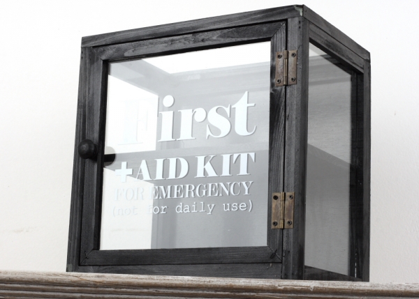 Lekárnička / krabička prvej pomoci 29x29x19cm