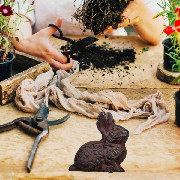 Liatinová dekorácie zajac 11,7x5,4x11cm