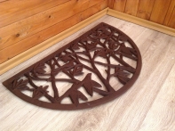 Liatinová rohožka pologuľatá s vtáčikmi 70x41cm