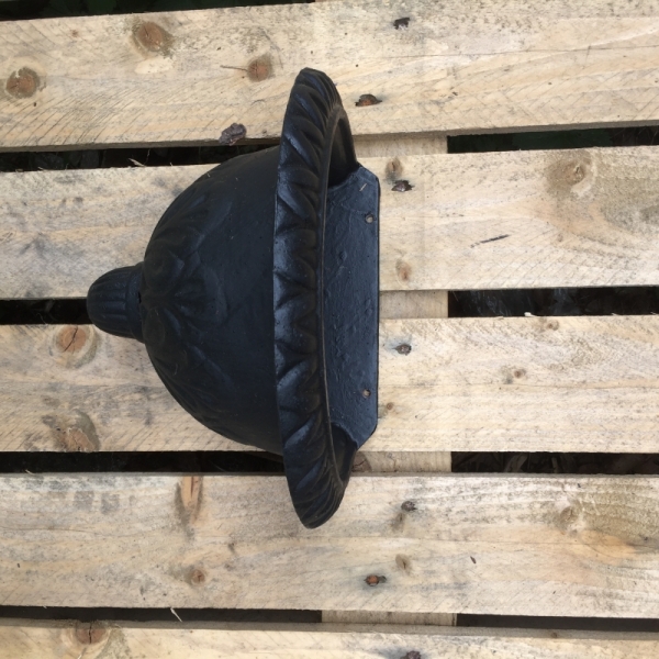 Liatinová záhradná výlevka