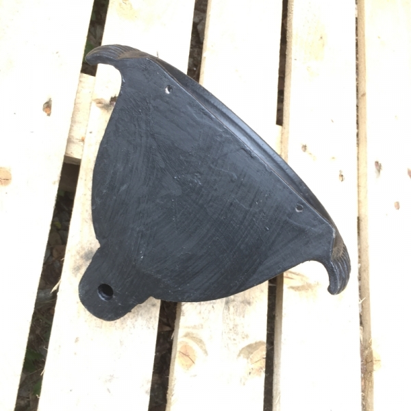 Liatinová záhradná výlevka