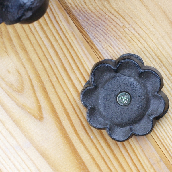 Liatinové klopadlo vtáčik 14,2x19x4cm