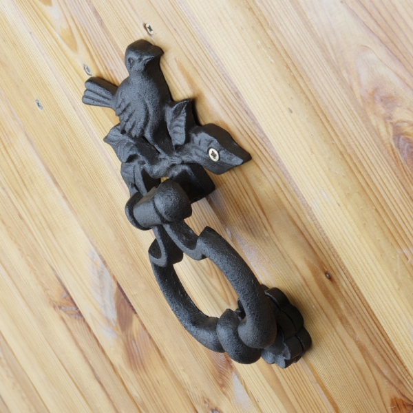 Liatinové klopadlo vtáčik 14,2x19x4cm