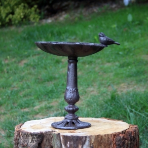 Liatinové krmítko na nohe 25cm