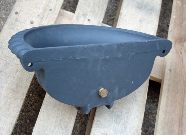 Liatinové umývadlo 71cm