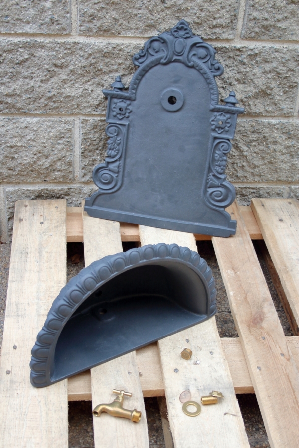 Liatinové umývadlo 71cm