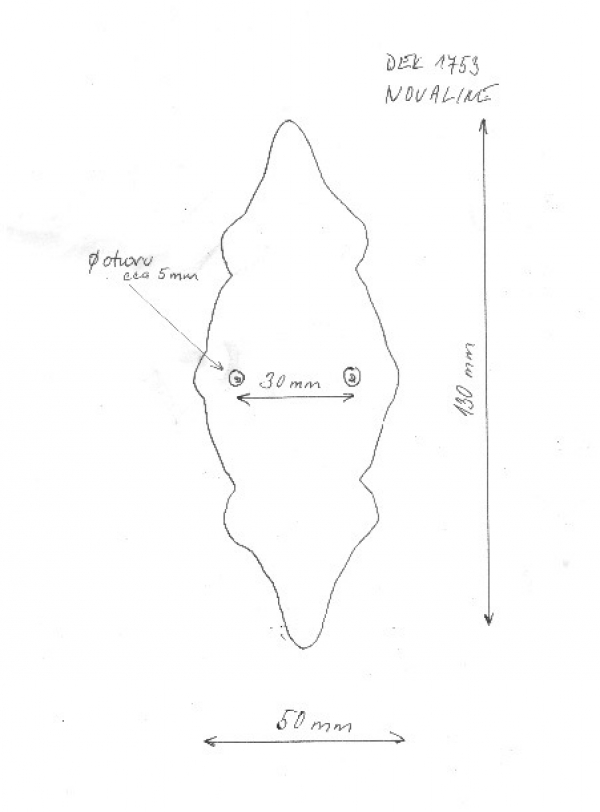 Liatinový háčik-trojháčik na stenu