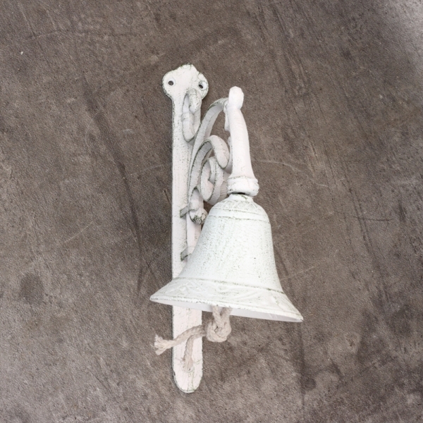 Liatinový nástenný zvonček biely s patinou 25,5x20,5x10cm