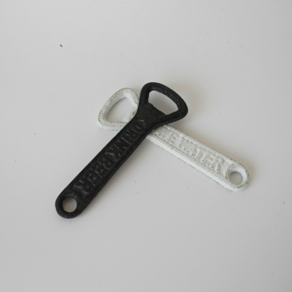 Litinový otvírák na lahve 